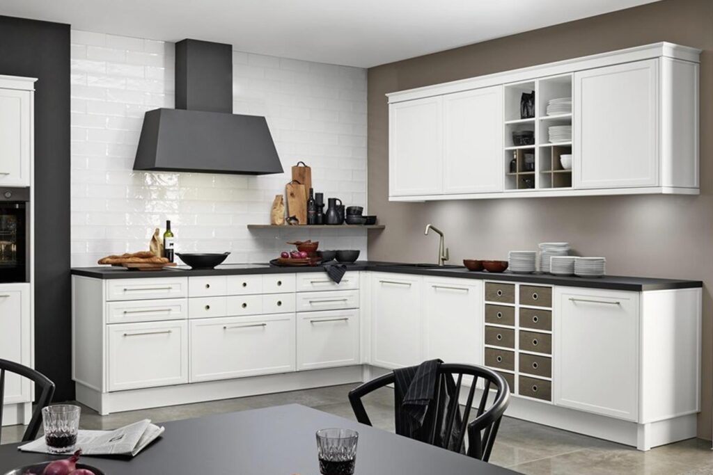 A country style kitchen with a metropolitan feel Nolte Brasov
