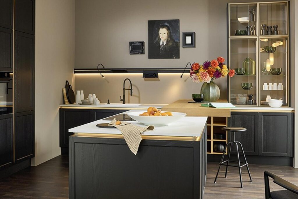 Elegant design with Lugano Lack in black Nolte Brasov